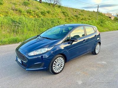 Usado Ford Fiesta 112 HP (82 kW) 2015 Sedan
