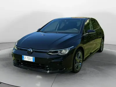 Usata VW Golf VIII R-line 131 CV (96 kW) 2024 Nero Berlina