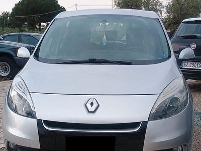Usata Renault Scénic III 110 CV (80 kW) 2012 Grigio Monovolume