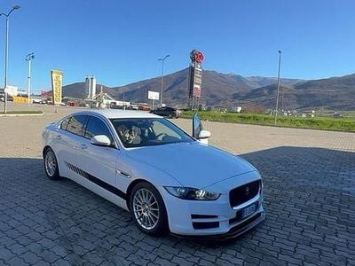 Usata Jaguar XE 163 CV (119 kW) 2016 Bianco Berlina