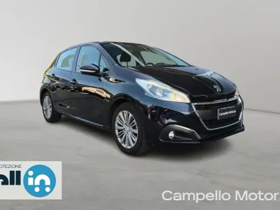 Usata Peugeot 208 Active 82 CV (60 kW) 2017 Bianco metallizzato Utilitaria