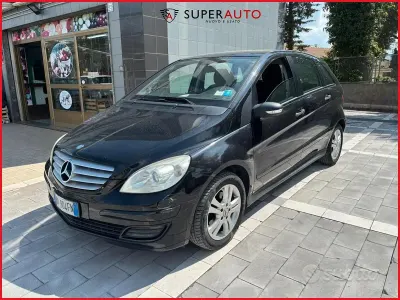 Usata Mercedes B180 109 CV (80 kW) 2007 Nero Monovolume