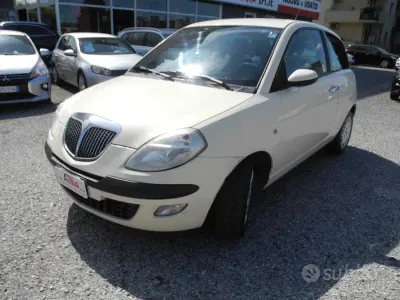Usata Lancia Ypsilon 80 CV (58 kW) 2005 Bianco Utilitaria
