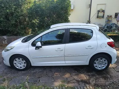 Usata Peugeot 207 73 CV (53 kW) 2013 Bianco Berlina