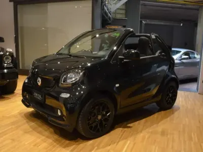 Usata Smart ForTwo Cabrio Superpassion 90 CV (66 kW) 2019 Nero Cabrio