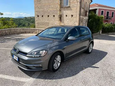 Usata VW Golf VII Business 131 CV (96 kW) 2019 Grigio Berlina
