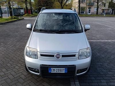 Second-hand Fiat Panda 4x4 Climbing 60 CP (44 kW) 2012 Argintiu Hatchback