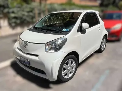Usata Toyota iQ Sol 68 CV (50 kW) 2011 Bianco Utilitaria