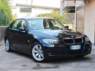 Usata BMW 318 143 CV (105 kW) 2007 Nero Berlina