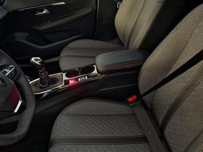 Usata Peugeot 208 Allure 101 CV (74 kW) 2024 Nero Utilitaria