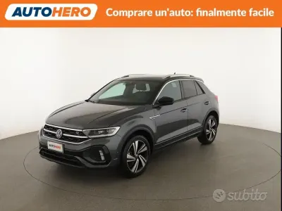 Usata VW T-Roc R-line 116 CV (85 kW) 2024 Grigio SUV