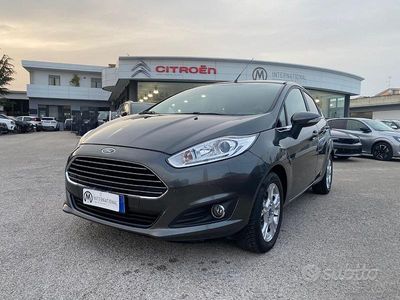 Begagnad Ford Fiesta Titanium 101 HK (74 kW) 2016 Blå Sedan
