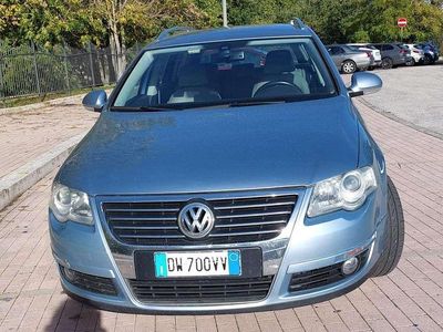 Usata VW Passat Highline 170 CV (125 kW) 2009 Blu/azzurro Station wagon