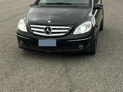 Usata Mercedes B180 109 CV (80 kW) 2007 Nero Monovolume