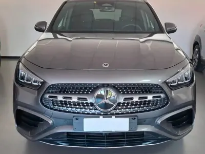 Usata Mercedes GLA250 AMG Line Premium Plus 163 CV (119 kW) 2025 Grigio SUV