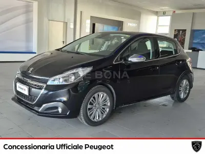Usata Peugeot 208 Allure 100 CV (73 kW) 2019 Nero Utilitaria
