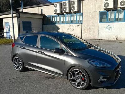 Usata Ford Fiesta 200 CV (147 kW) 2019 Grigio Utilitaria