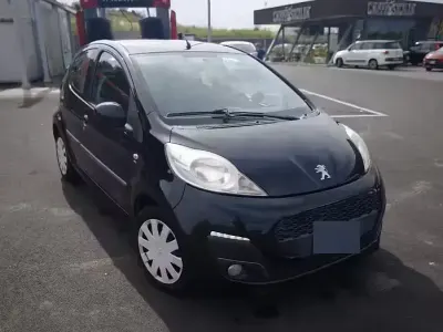 Usata Peugeot 107 68 CV (50 kW) 2013 Nero Utilitaria
