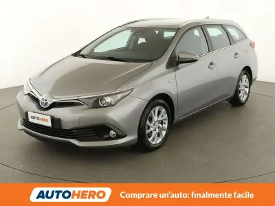 Usata Toyota Auris Hybrid Active 99 CV (72 kW) 2016 Argento Station wagon