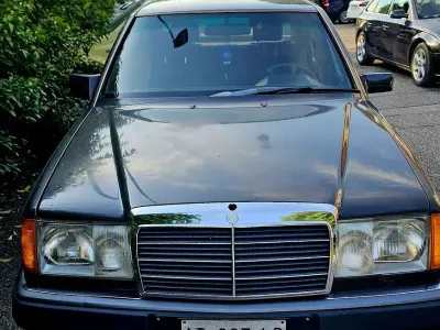 Occasion Mercedes E200 122 ch (89 kW) 1990 Berline