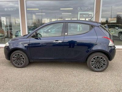 Usata Lancia Ypsilon Gold 69 CV (50 kW) 2019 Blu Utilitaria