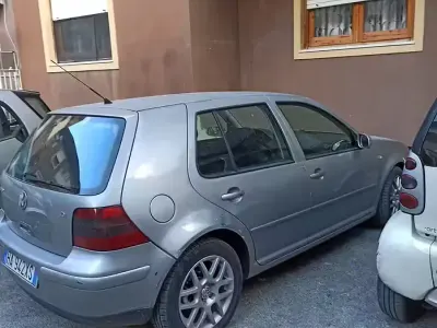 Begagnad VW Golf IV 101 HK (74 kW) 2003 Grå Sedan