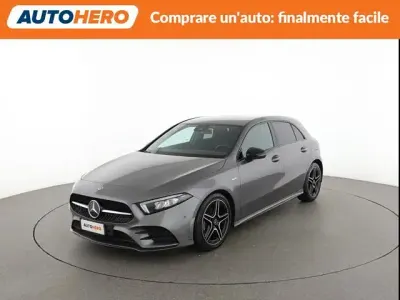 Usata Mercedes A180 AMG line 116 CV (85 kW) 2022 Grigio Berlina