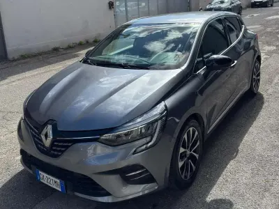 Usata Renault Clio V Techno 91 CV (66 kW) 2023 Grigio Berlina