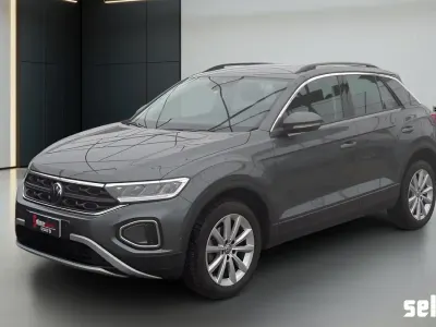 Usata VW T-Roc Life 110 CV (80 kW) 2023 Grigio SUV