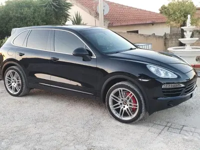 Usata Porsche Cayenne 245 CV (180 kW) 2012 Nero SUV