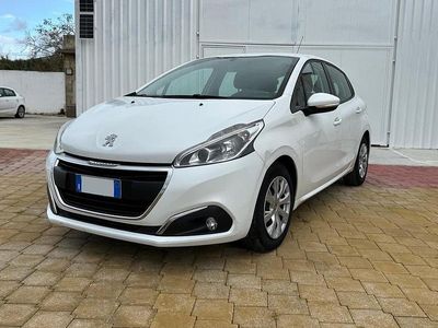 Bianco Usata 2017 Peugeot 208 Allure Utilitaria | 7490 € (Buon prezzo)