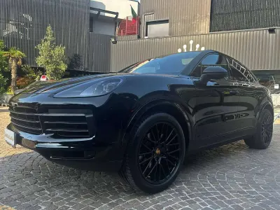 Usata Porsche Cayenne Coupe 340 CV (250 kW) 2020 Nero metallizzato SUV