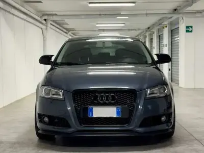 Usata Audi A3 Sportback Young 90 CV (66 kW) 2011 Bluazzurro Utilitaria