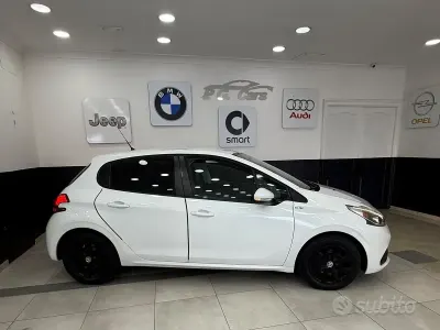 Usata Peugeot 208 Allure 75 CV (55 kW) 2019 Bianco Utilitaria