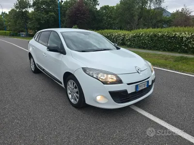 Usata Renault Mégane GrandTour 130 CV (95 kW) 2013 Bianco Station wagon