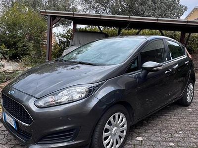 Usata Ford Fiesta Business Edition 75 CV (55 kW) 2017 Grigio Berlina