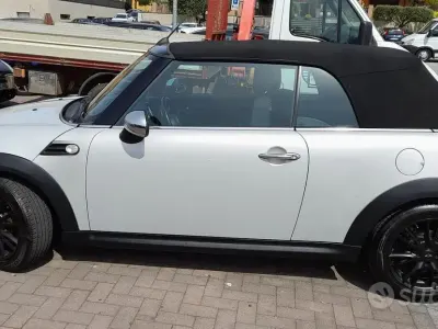 Usata Mini Cooper Cabriolet 2011 Bianco Cabrio