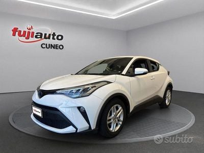 Usata Toyota C-HR Active 122 CV (89 kW) 2023 Bianco SUV