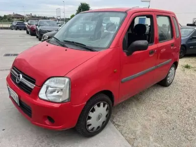 Usata Opel Agila Club 60 CV (44 kW) 2007 Rosso Utilitaria