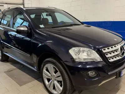 Usata Mercedes ML320 224 CV (164 kW) 2009 Blu/azzurro SUV