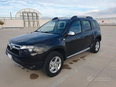 Nero Usata 2013 Dacia Duster Lauréate SUV | 7500 € (Molto cara)