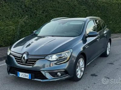 Usata Renault Mégane GrandTour 110 CV (80 kW) 2017 Bluazzurro Station wagon