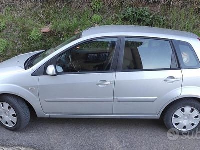 Usata Ford Fiesta 2008 Grigio Utilitaria