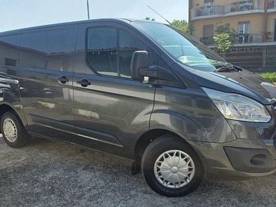 Usata Ford Transit Custom Trend 125 CV (91 kW) 2015 Grigio / metallizzato Berlina