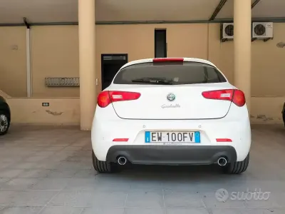Usata Alfa Romeo Giulietta 175 CV (128 kW) 2014 Bianco Utilitaria