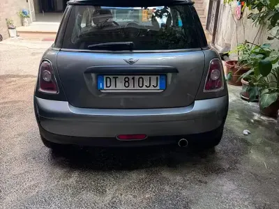 Usata Mini Cooper 75 CV (55 kW) 2009 Grigio Utilitaria