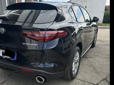 Usata Alfa Romeo Stelvio 160 CV (117 kW) 2021 Nero SUV