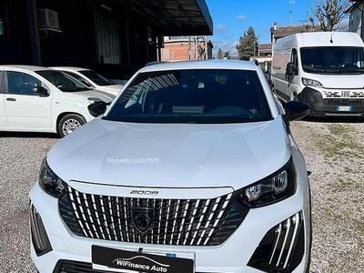 Usata Peugeot 2008 Allure 131 CV (96 kW) 2024 Bianco SUV
