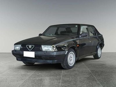 Usata Alfa Romeo 75 128 CV (94 kW) 1992 Nero Berlina