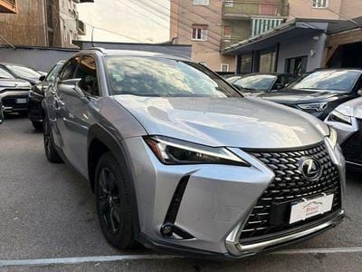 Usata Lexus UX 300h 152 CV (111 kW) 2024 Argento SUV